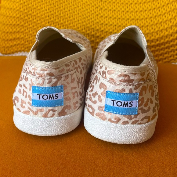 TOMS Gold and Cream Animal Print Alpargata - Size Youth 6/EU 39 - Picture 5 of 5